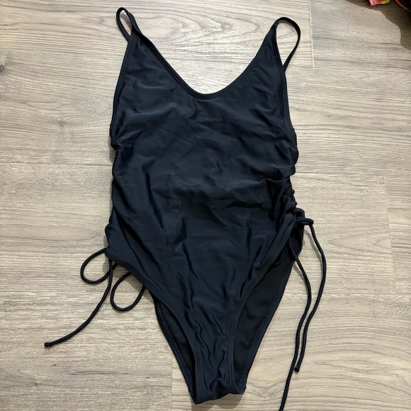 Womens Black One Piece Bathing Swim Suit Sz M Lace Up Sides Built In Bra - Picture 1 of 9